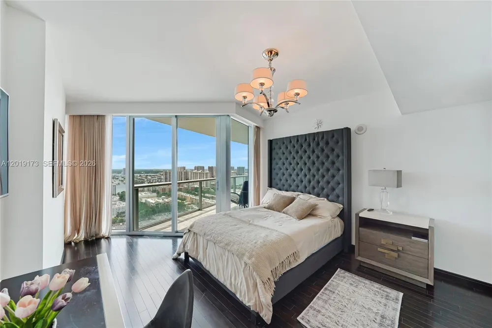 17001 Collins Ave #2805 Sunny Isles Beach, FL 33160
