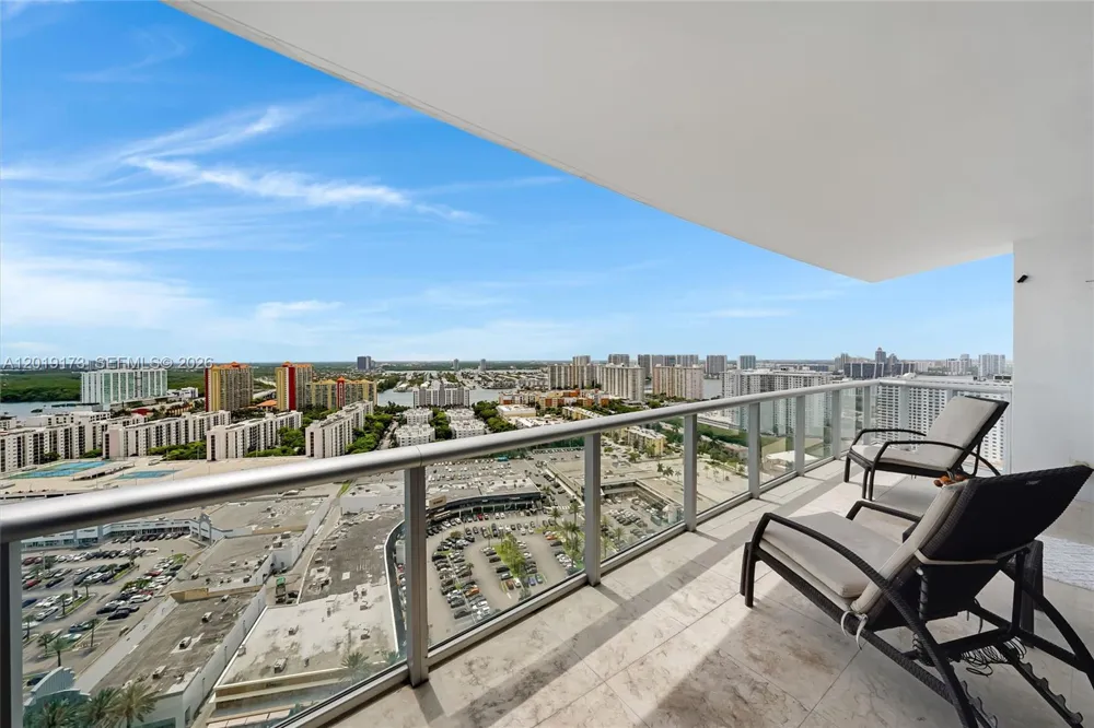 17001 Collins Ave #2805 Sunny Isles Beach, FL 33160