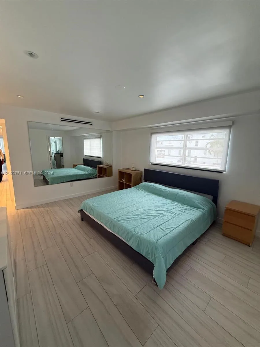 1150 Collins Ave #406 Miami Beach, FL 33139