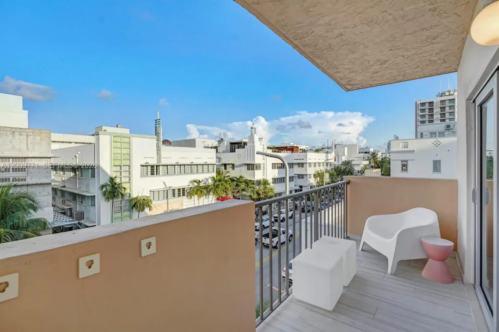 1150 Collins Ave #406 Miami Beach, FL 33139