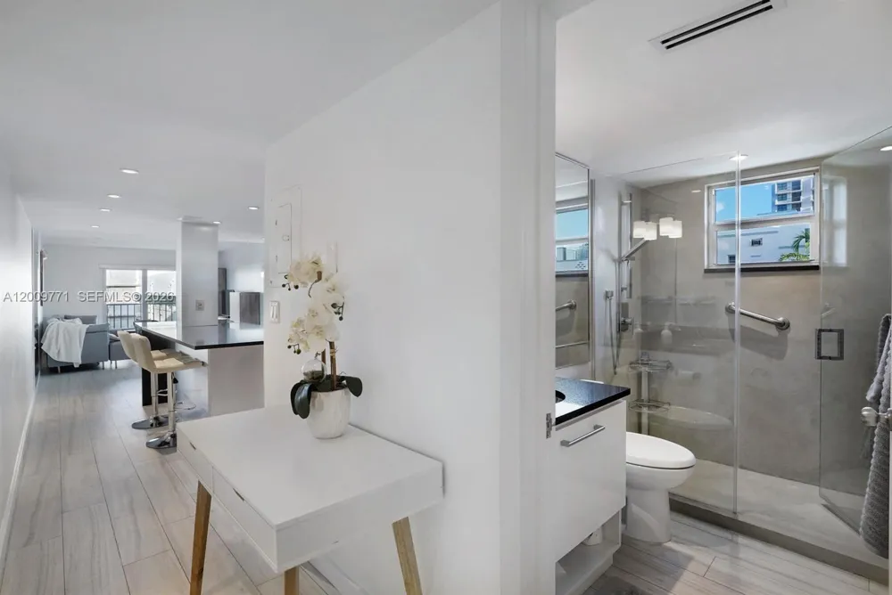 1150 Collins Ave #406 Miami Beach, FL 33139