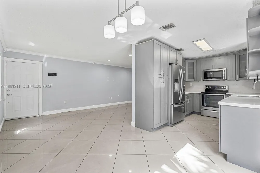 6854 NW 173rd Dr #210 Hialeah, FL 33015