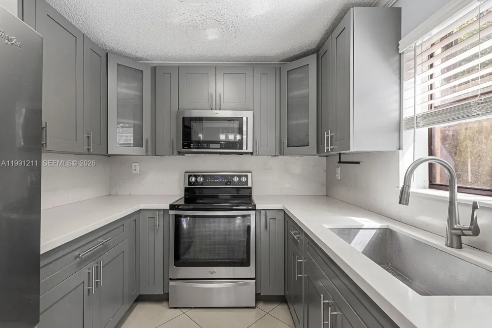 6854 NW 173rd Dr #210 Hialeah, FL 33015