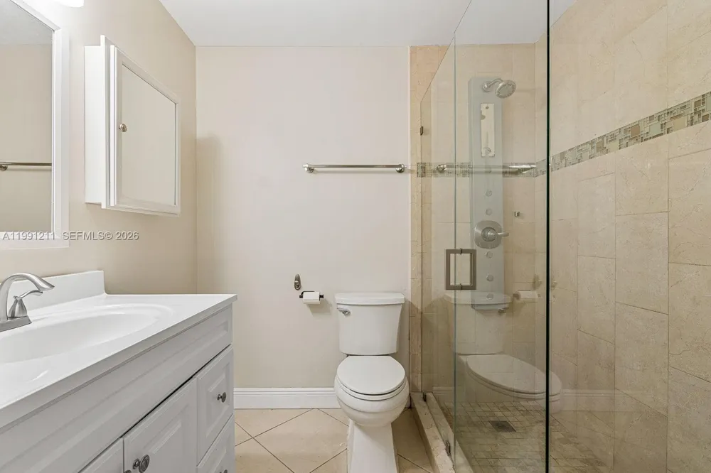 6854 NW 173rd Dr #210 Hialeah, FL 33015