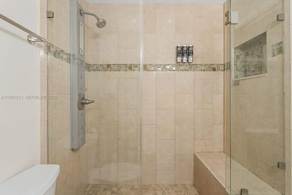 6854 NW 173rd Dr #210 Hialeah, FL 33015