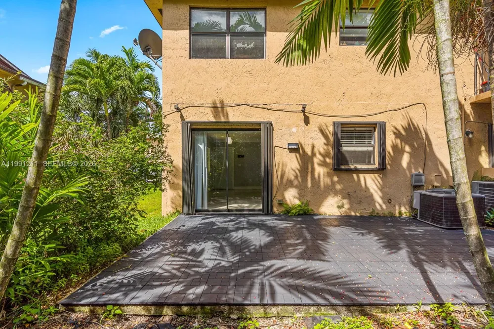 6854 NW 173rd Dr #210 Hialeah, FL 33015