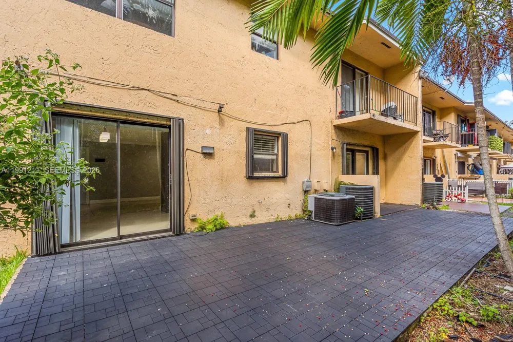 6854 NW 173rd Dr #210 Hialeah, FL 33015