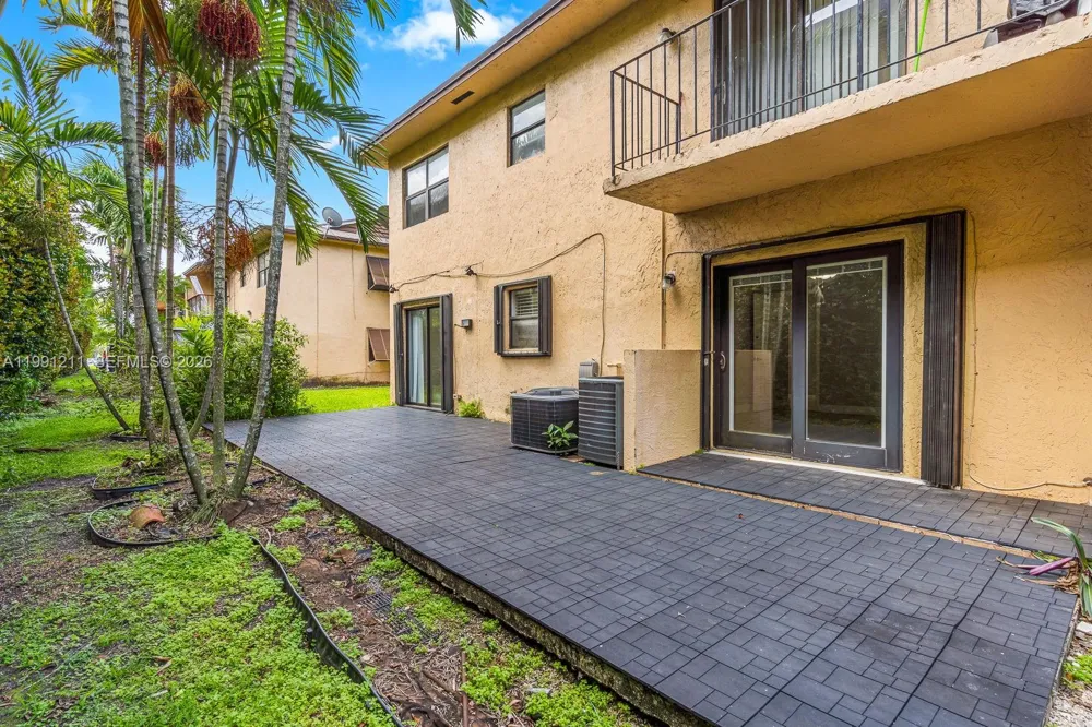 6854 NW 173rd Dr #210 Hialeah, FL 33015