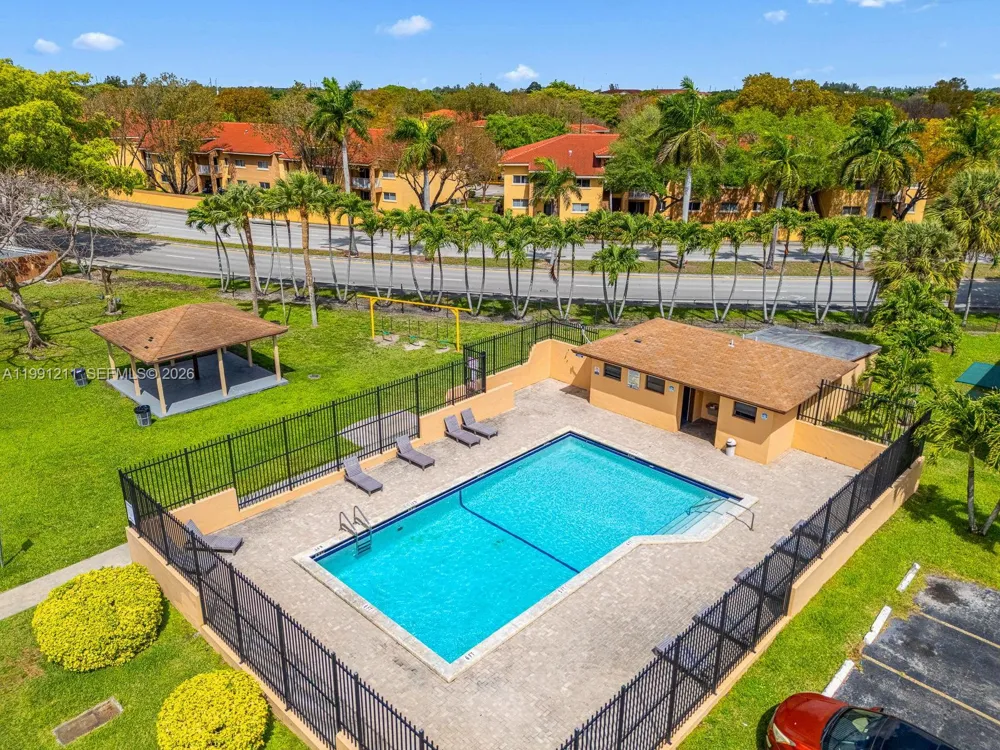 6854 NW 173rd Dr #210 Hialeah, FL 33015