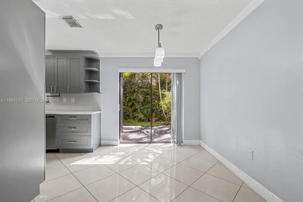 6854 NW 173rd Dr #210 Hialeah, FL 33015