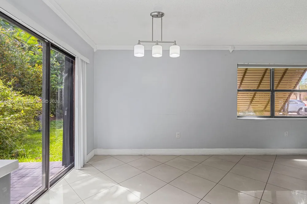 6854 NW 173rd Dr #210 Hialeah, FL 33015