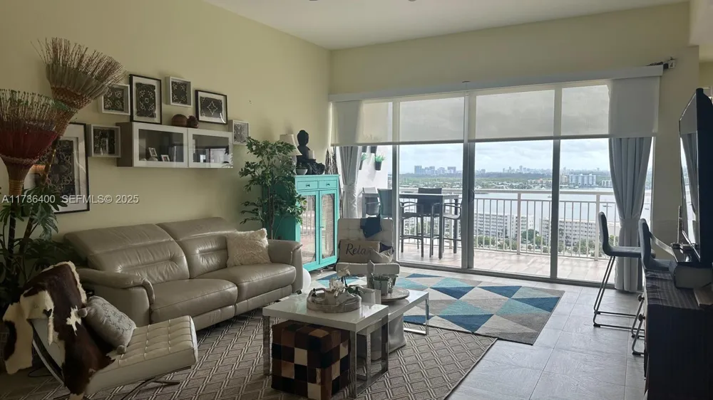 18031 Biscayne Blvd #PH01 Aventura, FL 33160