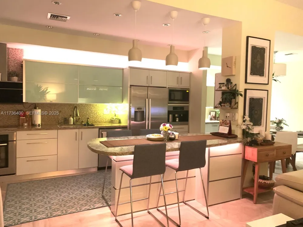 18031 Biscayne Blvd #PH01 Aventura, FL 33160