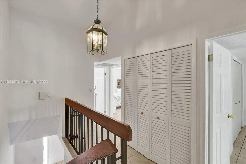16465 NE 26th Ave #18 North Miami Beach, FL 33160