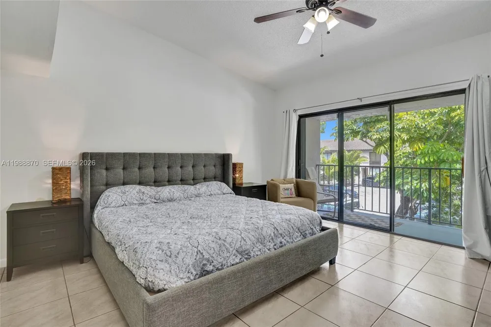 16465 NE 26th Ave #18 North Miami Beach, FL 33160