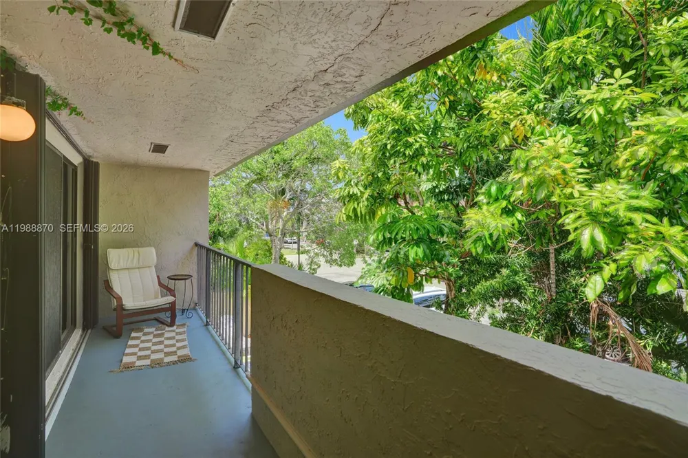 16465 NE 26th Ave #18 North Miami Beach, FL 33160