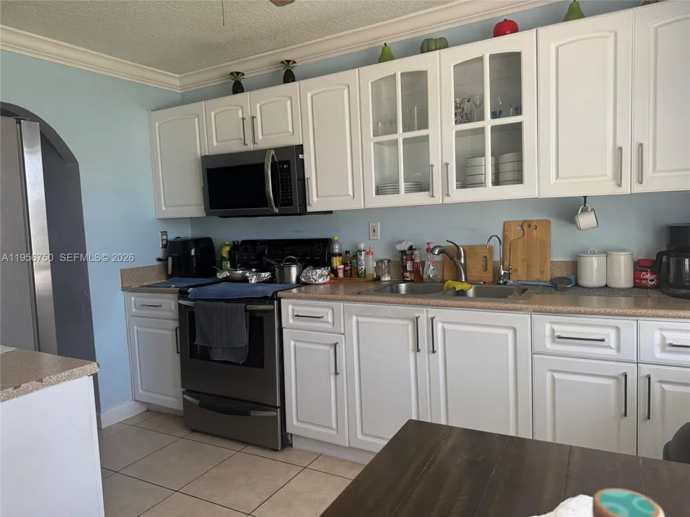 19521 NW 38th Ave Miami Gardens, FL 33055
