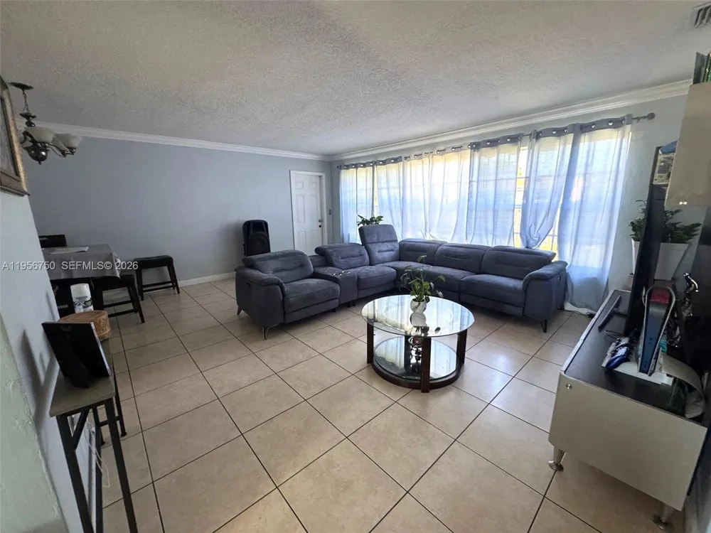 19521 NW 38th Ave Miami Gardens, FL 33055