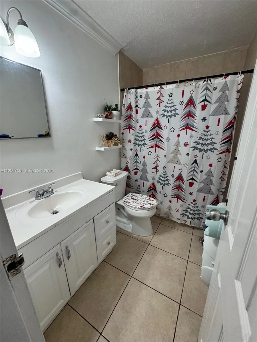 19521 NW 38th Ave Miami Gardens, FL 33055