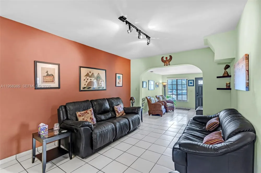 249 Carlisle Dr Miami Springs, FL 33166