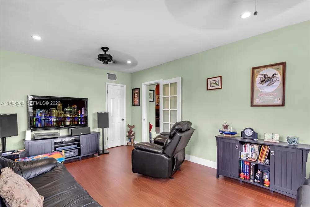 249 Carlisle Dr Miami Springs, FL 33166