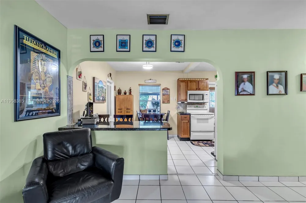 249 Carlisle Dr Miami Springs, FL 33166