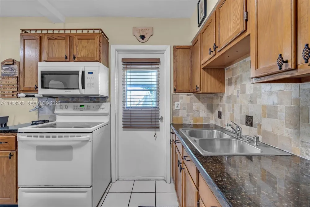 249 Carlisle Dr Miami Springs, FL 33166