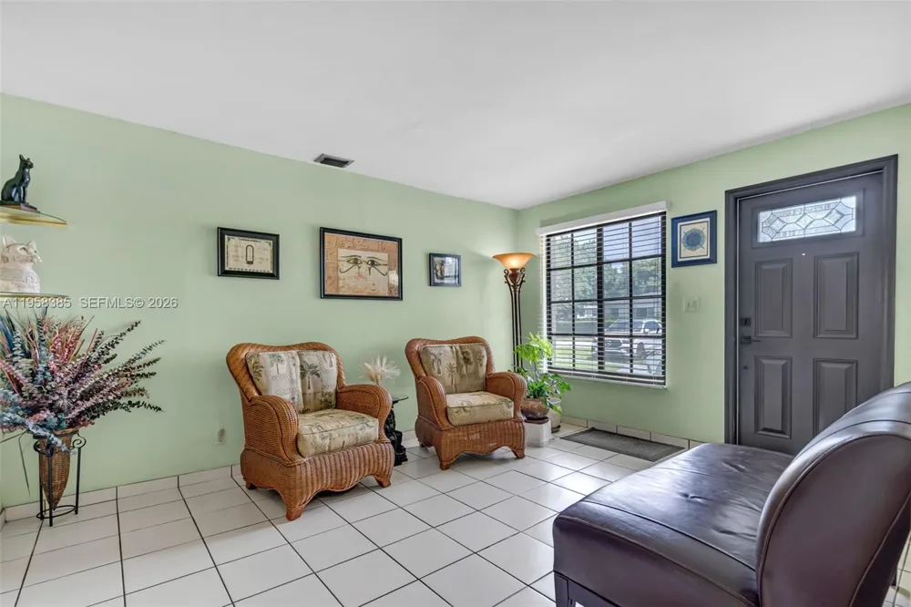 249 Carlisle Dr Miami Springs, FL 33166