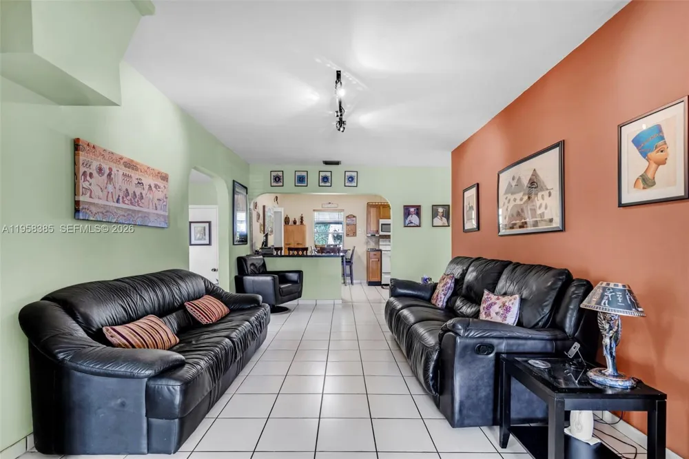 249 Carlisle Dr Miami Springs, FL 33166