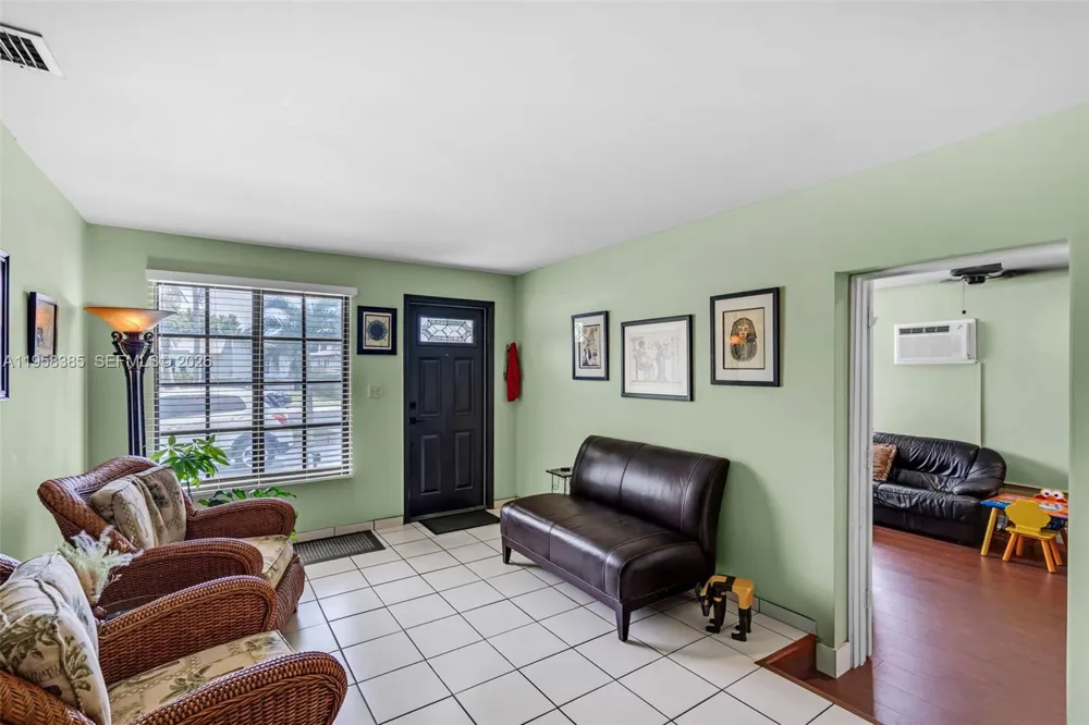 249 Carlisle Dr Miami Springs, FL 33166