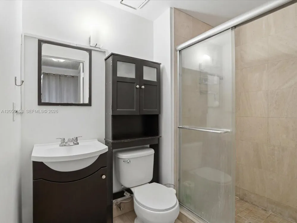 21 Simonton Cir Weston, FL 33326