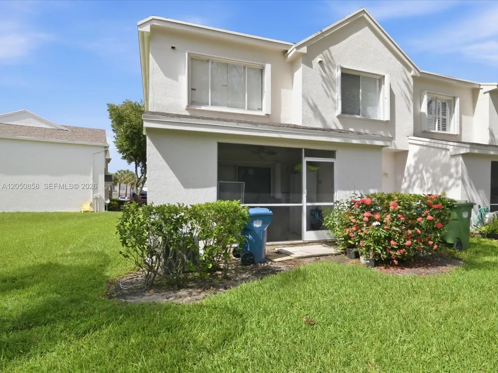 21 Simonton Cir Weston, FL 33326