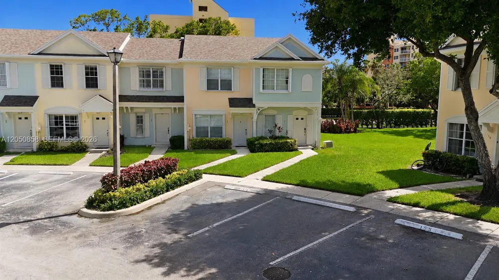 21 Simonton Cir Weston, FL 33326