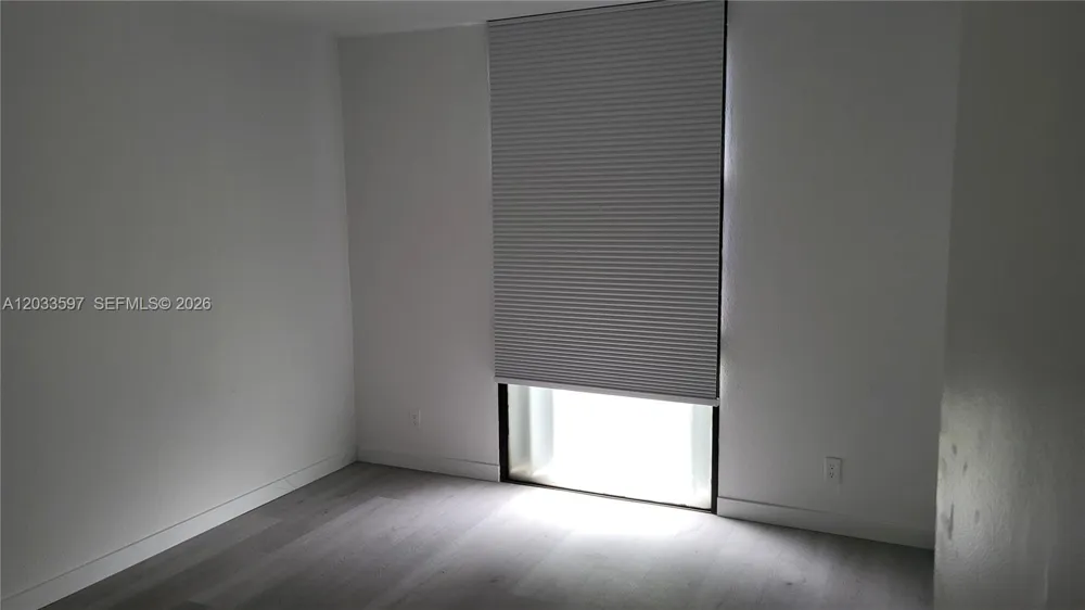 3401 Country Club Dr #211 Aventura, FL 33180