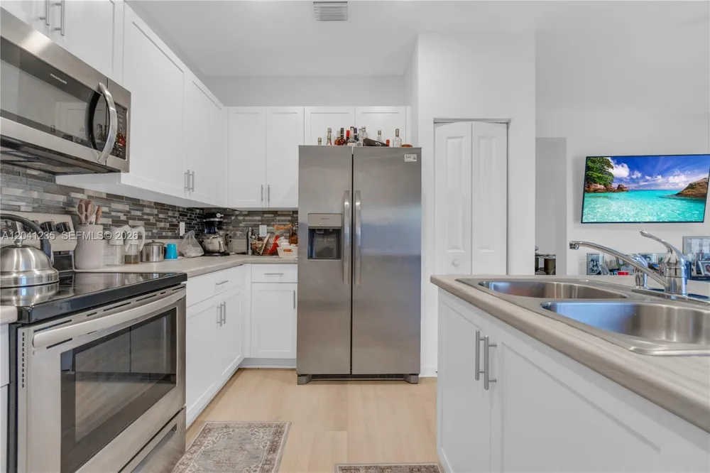 21068 NE 8th Ave Miami, FL 33179