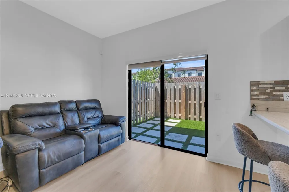 21068 NE 8th Ave Miami, FL 33179