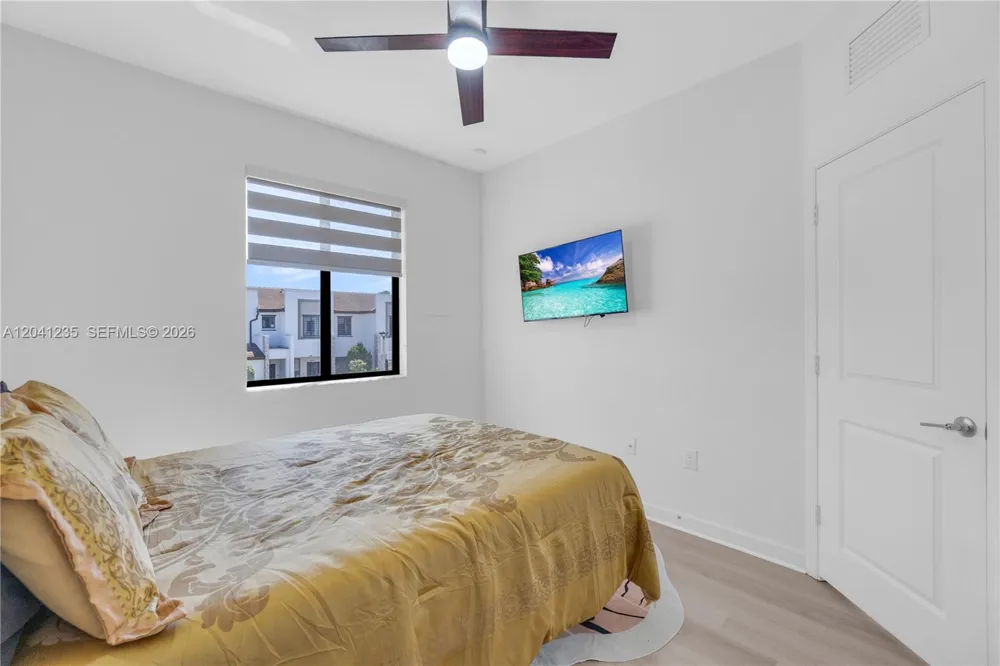 21068 NE 8th Ave Miami, FL 33179