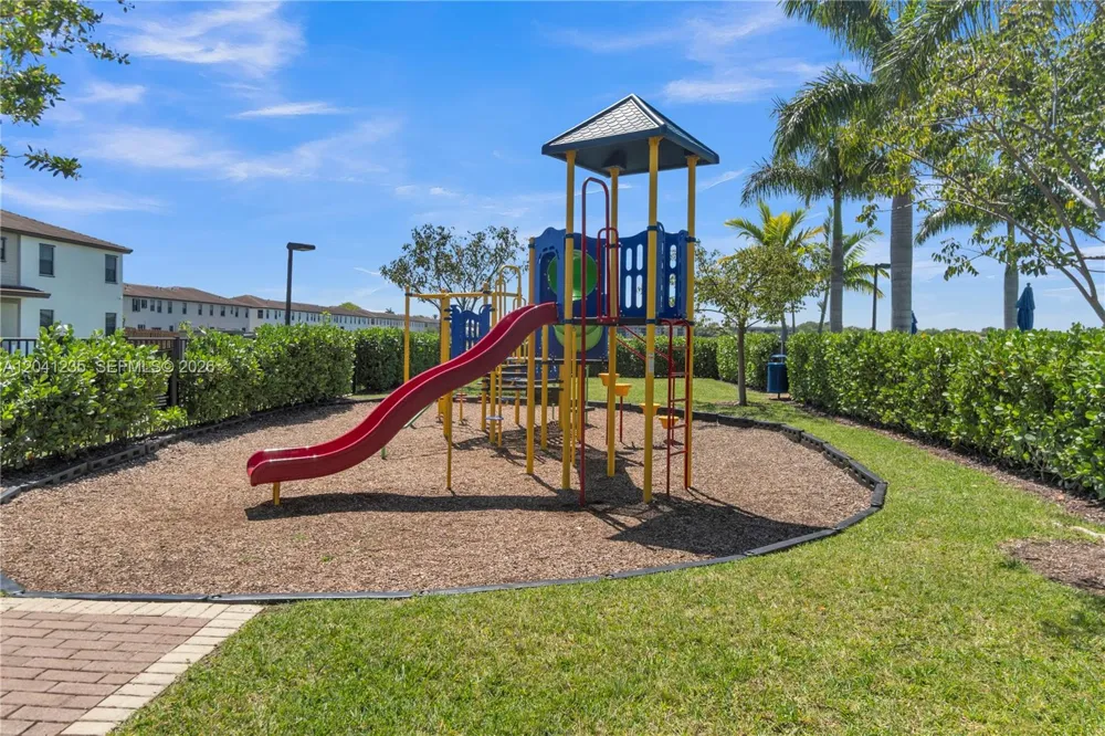 21068 NE 8th Ave Miami, FL 33179