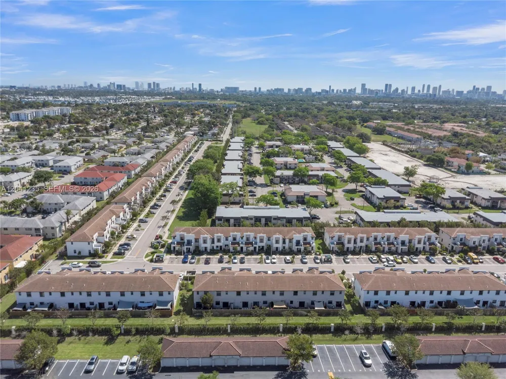 21068 NE 8th Ave Miami, FL 33179
