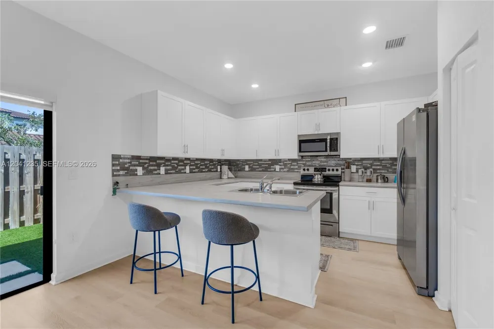 21068 NE 8th Ave Miami, FL 33179