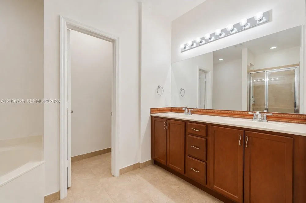 678 NE 33rd Ter Homestead, FL 33033