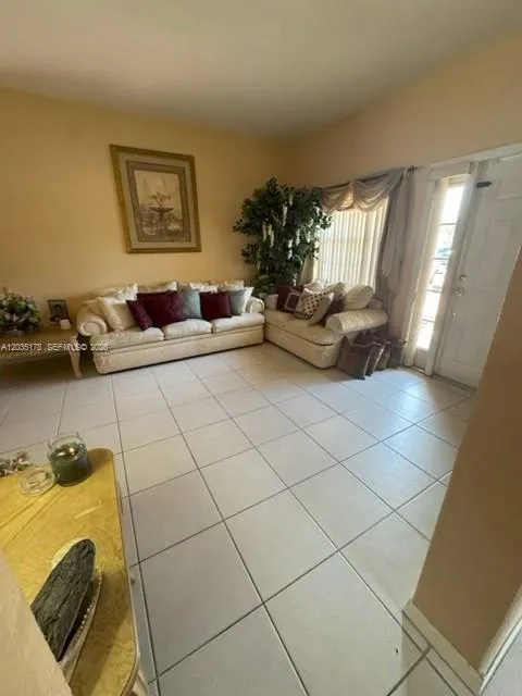 18201 SW 144th Ct Miami, FL 33177
