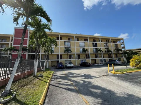 9240 Fontainebleau Blvd #204