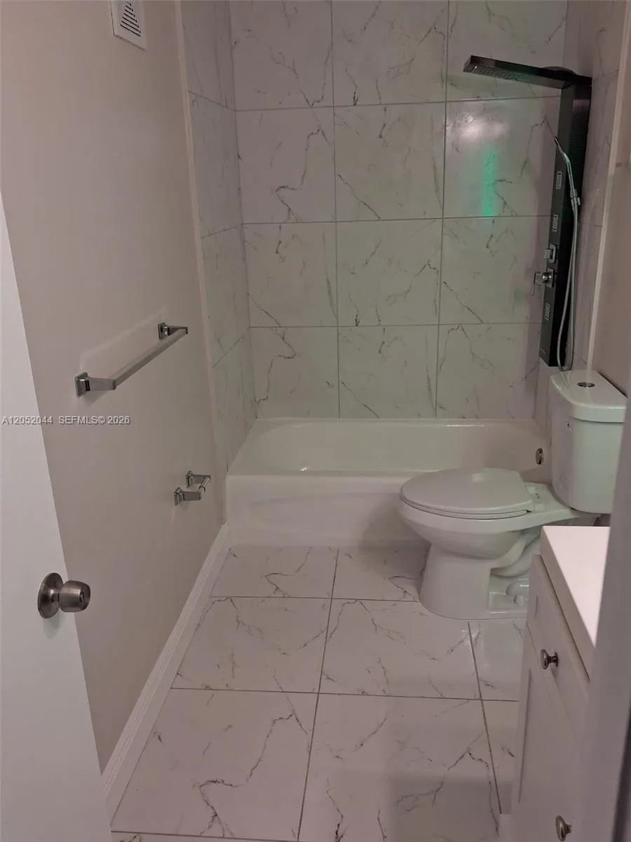 7245 NW 173rd Dr #2502 Hialeah, FL 33015