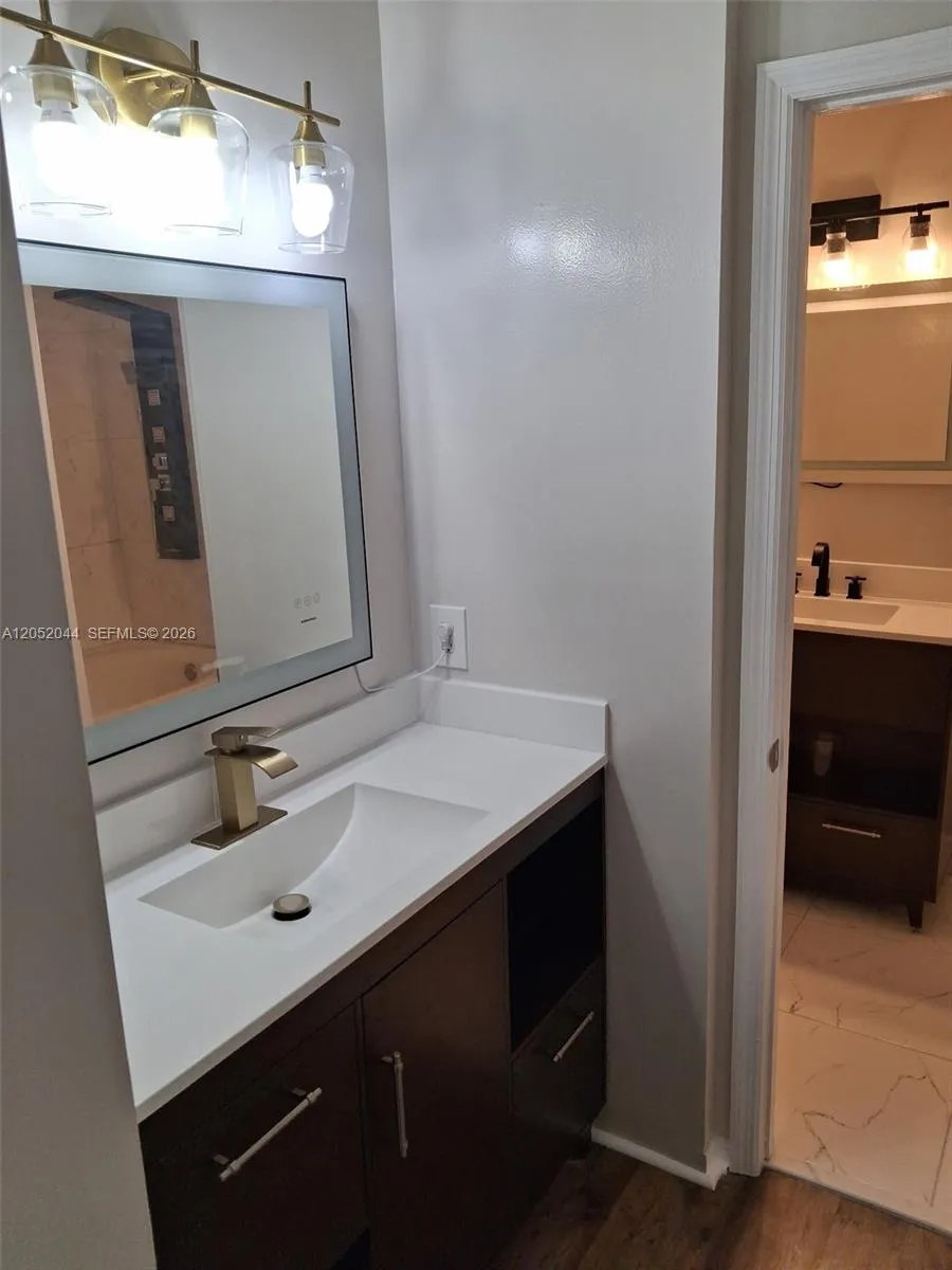 7245 NW 173rd Dr #2502 Hialeah, FL 33015