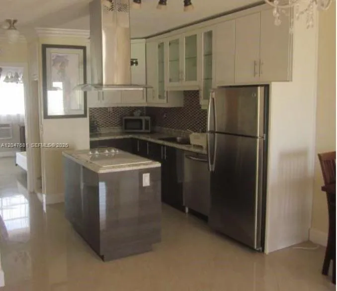 600 Layne Blvd #115 Hallandale Beach, FL 33009