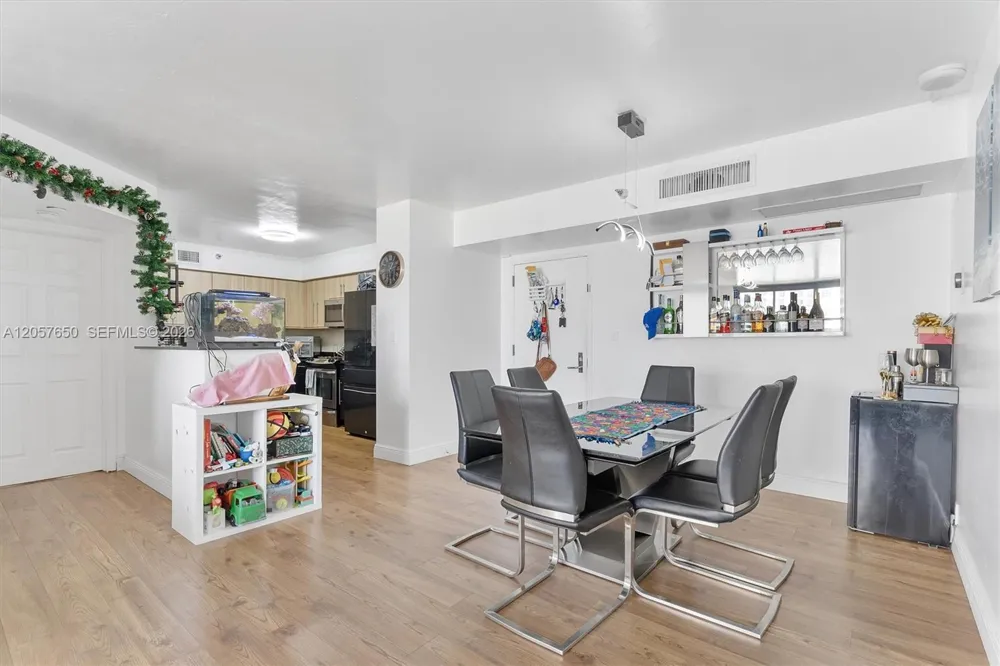 3530 Mystic Pointe Dr #2907 Aventura, FL 33180