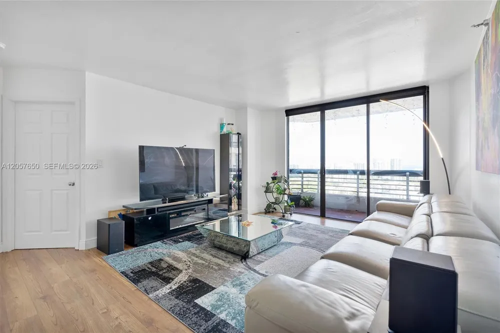 3530 Mystic Pointe Dr #2907 Aventura, FL 33180