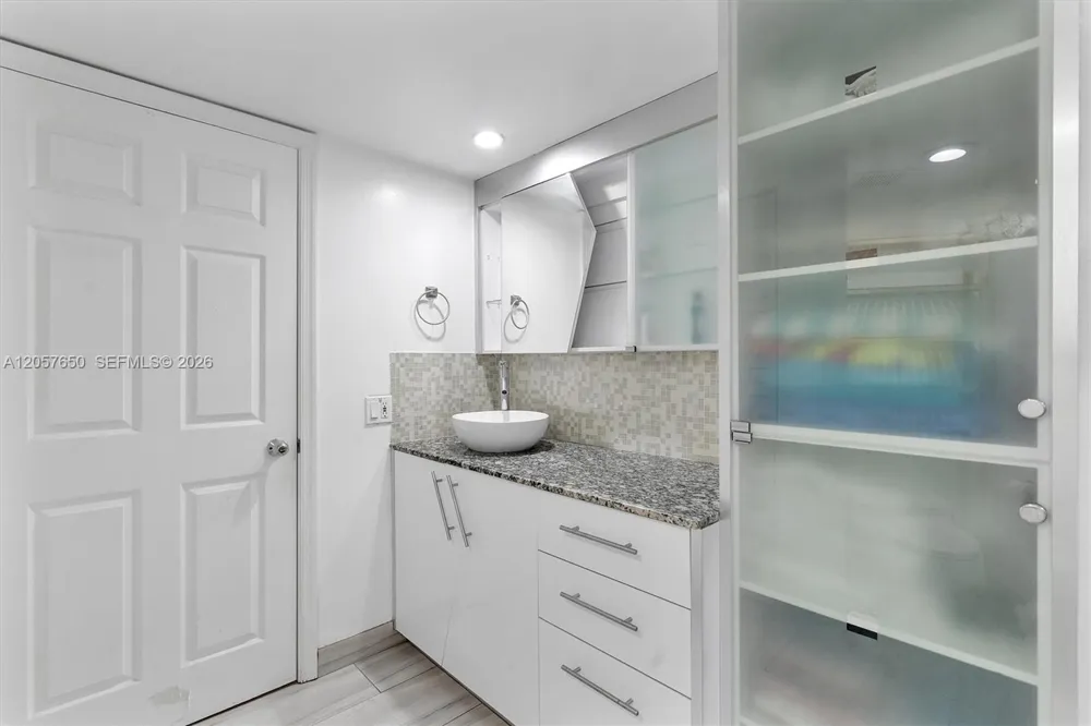 3530 Mystic Pointe Dr #2907 Aventura, FL 33180