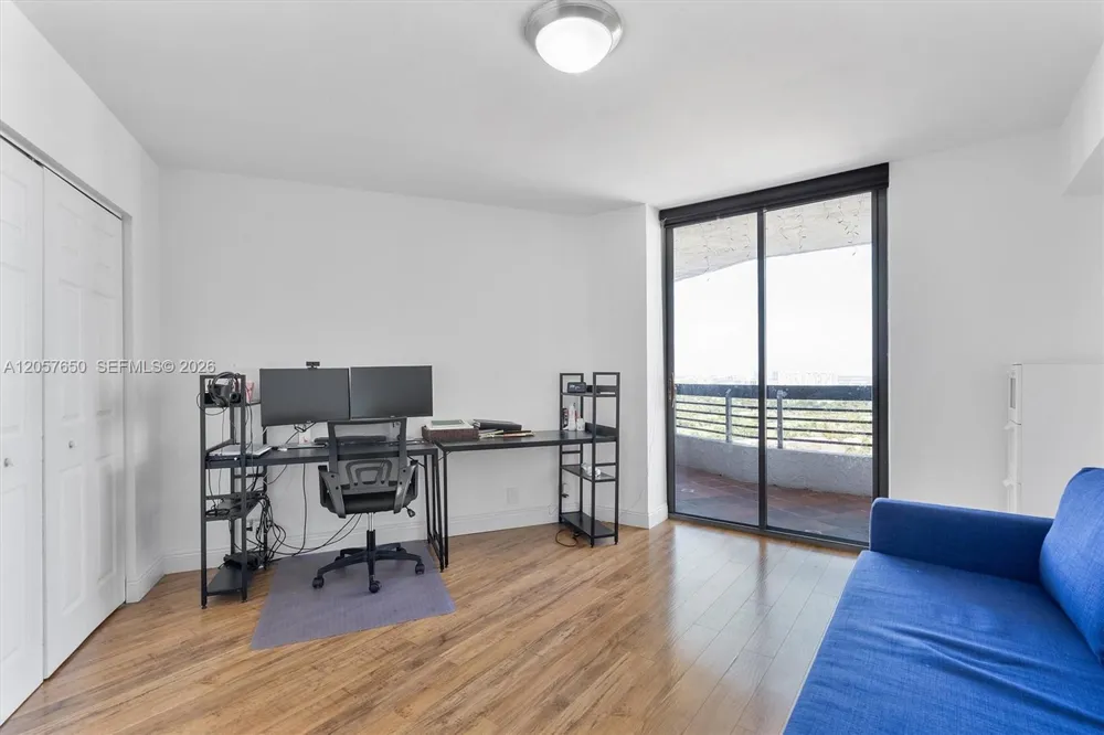 3530 Mystic Pointe Dr #2907 Aventura, FL 33180